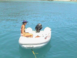 Saba Rock: Ale a bordo del tender.