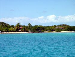 Drake's Anchorage: spiaggia, palme e mangrovie.