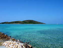 Saba rock: Eustatia Island sullo sfondo