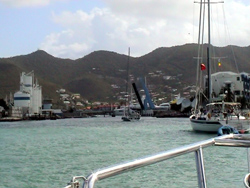 Simpson Bay: il ponte si solleva.