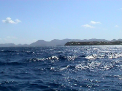 Verso Anguilla: nel canale fra le due isole.
