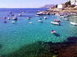 Vista di Cala Dogana dal paese