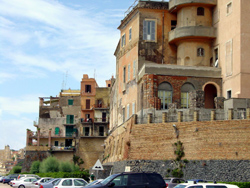Nettuno e le sue antiche mura