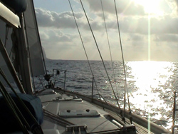 Al tramonto navigando verso le Egadi