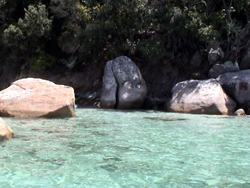Santa Giulia: i massi granitici.