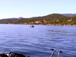 In navigazione verso Cala Santa Giulia