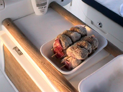 Castellammare del Golfo: involtini di carne pronti per il BBQ.