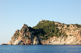 Orosei: un altro faro e una bellissima scogliera